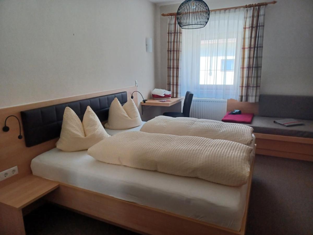 Hotel Garni Löwen Silz Esterno foto